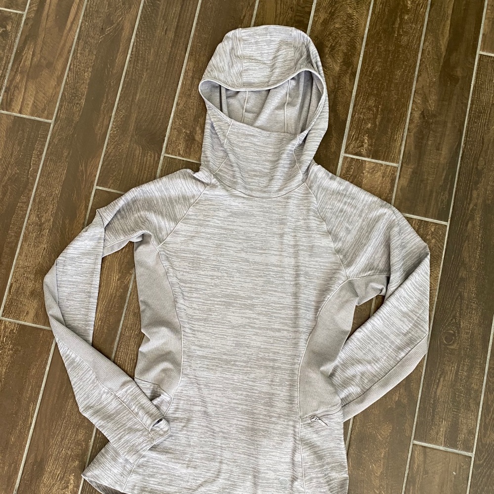 Mountain Hardware Long Sleeve Hoodie / Zip Pocket